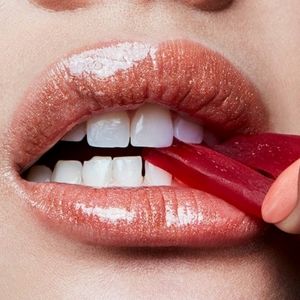 mac "oh baby" lipglass